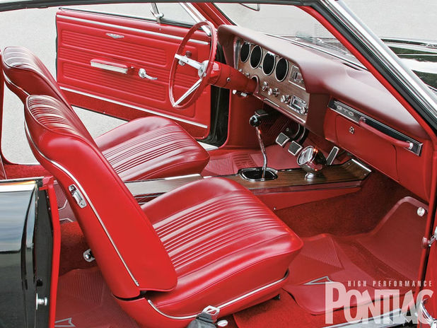 hppp_1009_06_o-1967_pontiac_gto-interior_shot.jpeg
