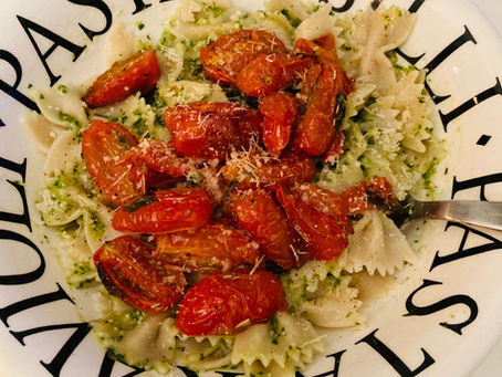 Farfalle au pesto et tomates cerises confites