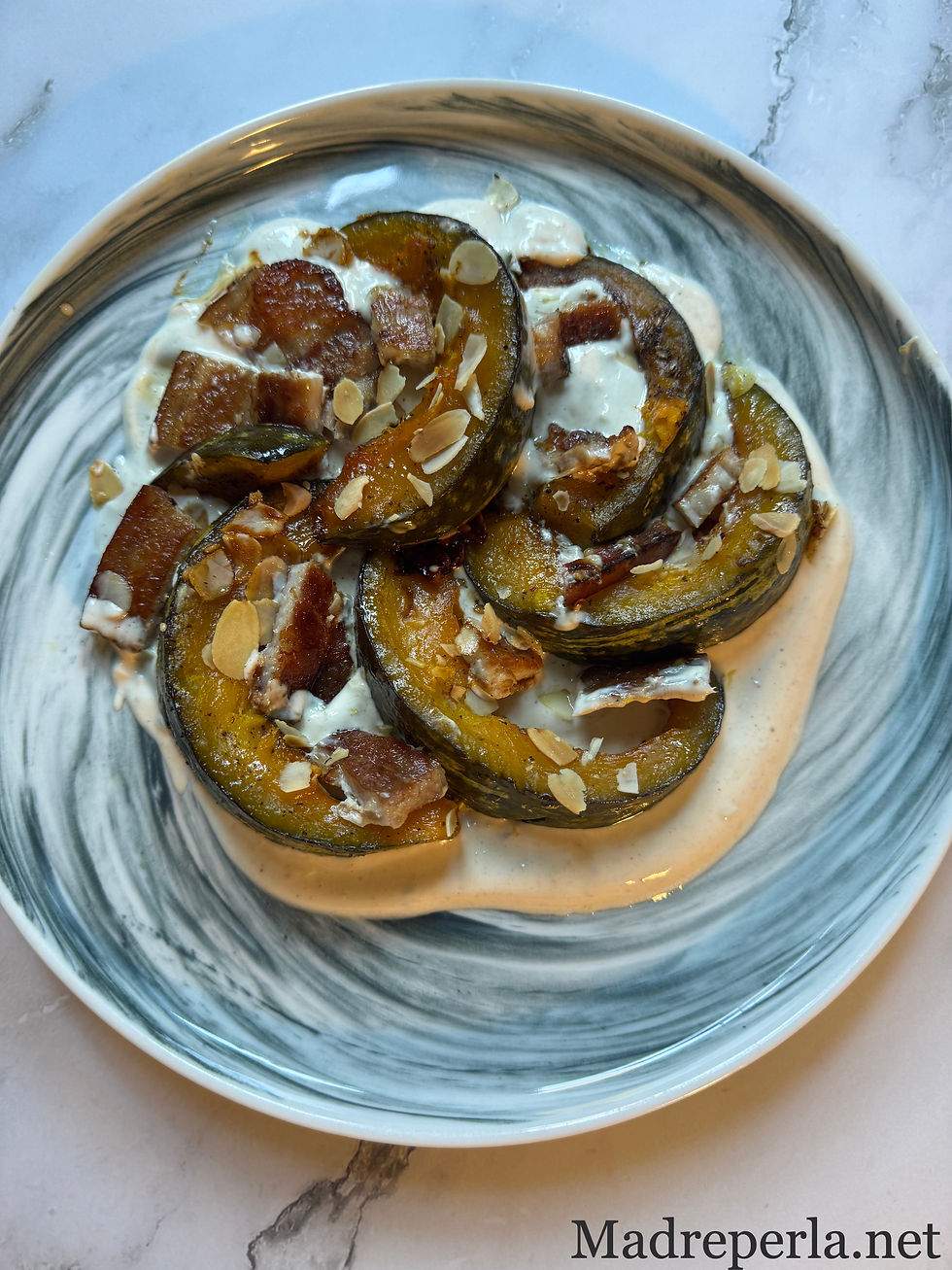 Courge Kabocha rôtie au four, poitrine de porc, zaatar