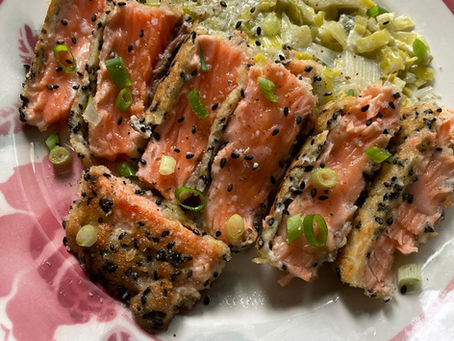 Saumon mi-cuit, fondue de poireaux