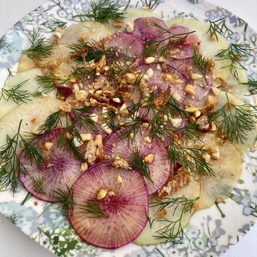 Carpaccio de chou rave et radis violet
