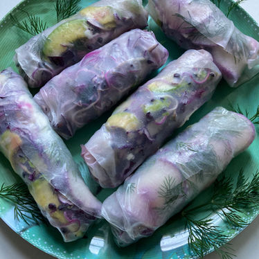 Rouleaux de printemps violets végétariens