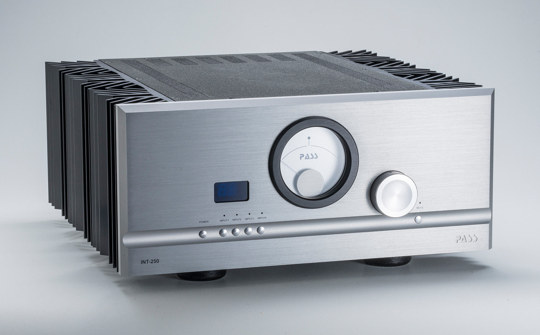 Pass Labs INT-250 Integrated amplifier