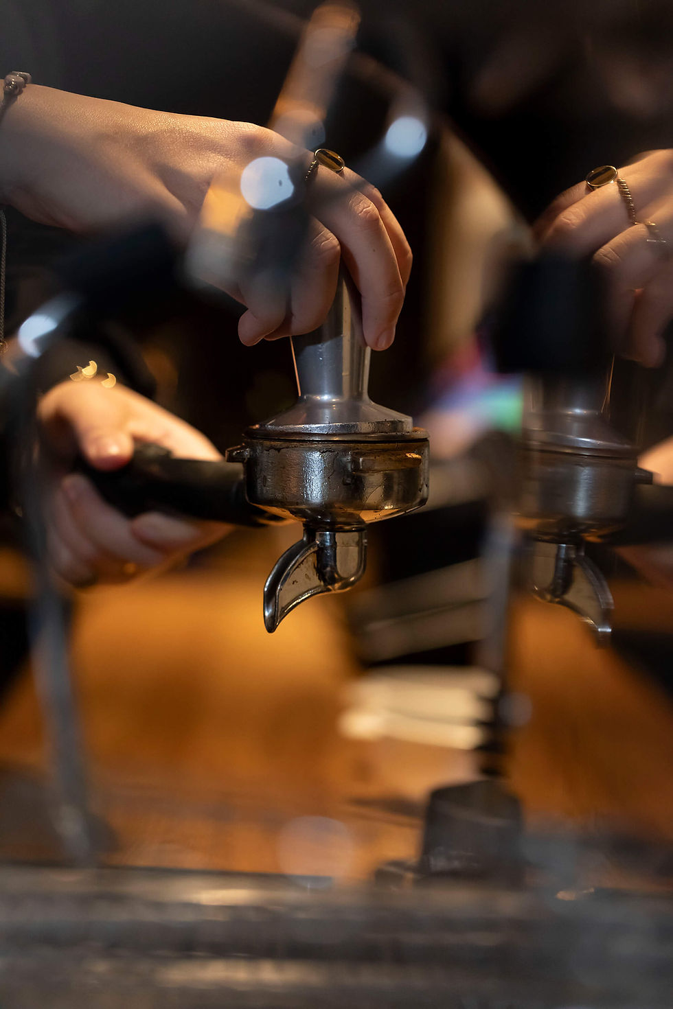 Heerlijke authentieke koffie wordt geserveerd in sfeervolle setting bij Buon Gusto