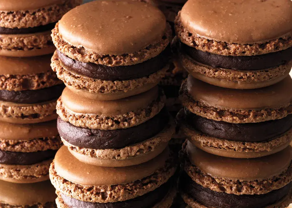 chocolate-macaroons-with-orange-ganache.webp