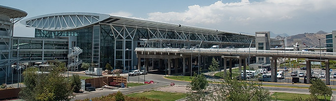 1200px-Terminal_Aeropuerto_Pudahuel.jpg