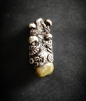 " Manta Huichol " Obsidian pendant