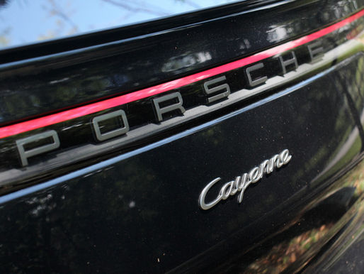 2023 Porsche Cayenne Coupe Platinum Edition Singapore Review