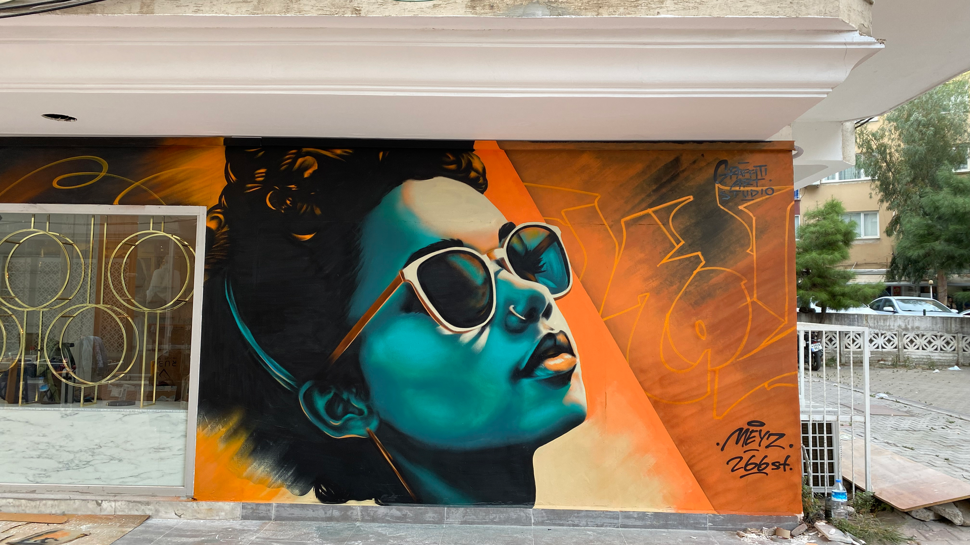 İzmir Bornova Meyz Optik Graffiti Duvar Resmi