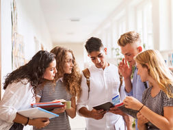 Borse di Studio da 750 a 1300 euro "Supermedia" 2025: OGGI ULTIMO GIORNO PER LA PRESENTAZIONE DELLE DOMANDE FINO ALLE ORE 12.Tutte le indicazioni utili per presentare l'istanza senza commettere errori