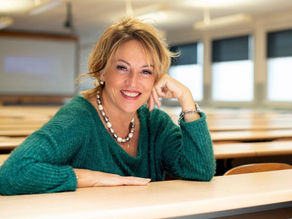 Lucangeli: “I ragazzi chiedono risposte sincere perché sono al buio e non sanno dove trovare la luce. Il ruolo degli adulti è di essere acqua per la loro sete: li accompagnino senza vietare i social"