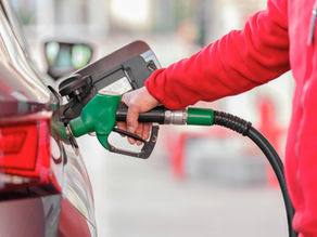 Caro carburanti, il CNDDU propone fino a 200 euro al mese per i docenti fuori sede e pendolari