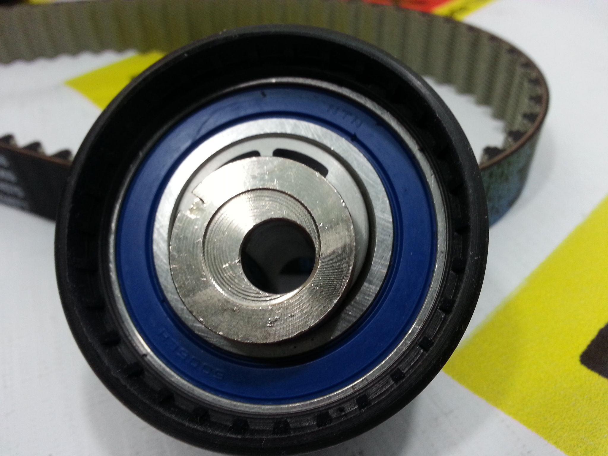 ролик натяжной грм калина, приора 16 клапанов