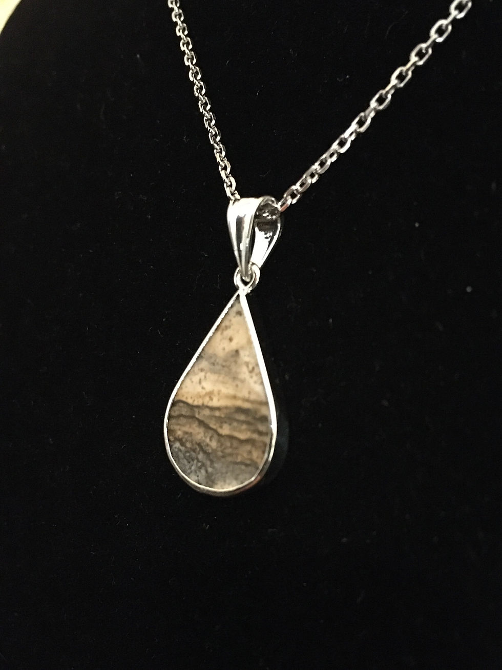 Thumbnail: Pendentif une goutte de paysage