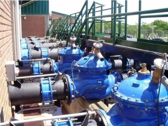Valve assemblies in installed pipework