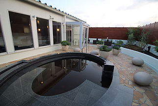 onsen_outdoor_bath.jpg