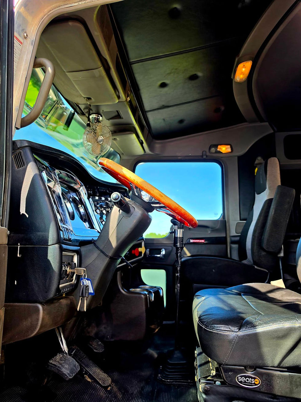 Thumbnail: KENWORTH W900L 2014