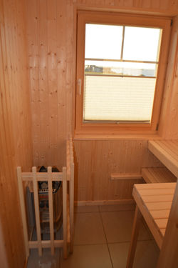 Sauner mit Blick auf die Schlei