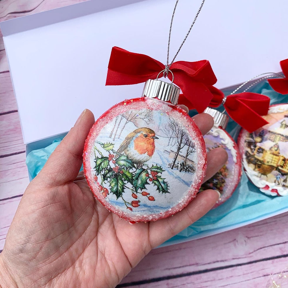 Thumbnail: Red set of Christmas ornaments 