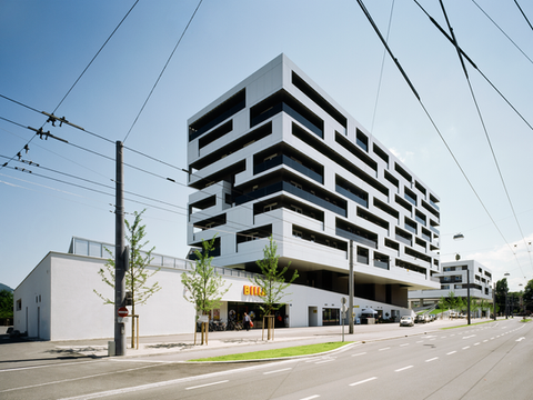 Europan Architektur Städtebau Realisierung Wohnbau Wohnobjekt Wohngebäude Verbrauchermarkt Betreutes Wohnen, Seniorenwohnhaus Park Außenanlage Freiraum Atrium