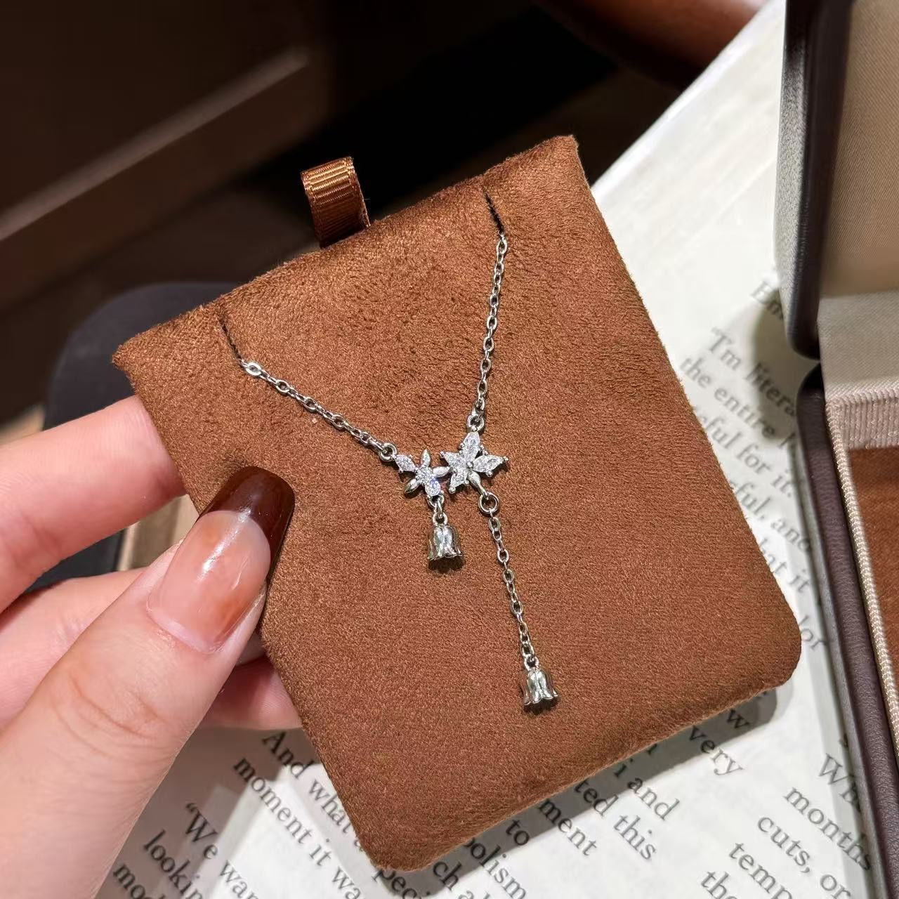 花朵铃兰花项链|女轻奢小众ins气质高级吊坠锁骨链送女友节日礼物