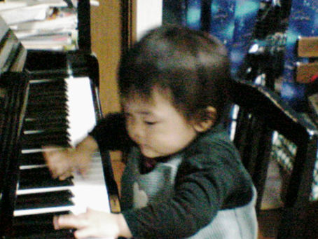 Q:実家で眠っているピアノを子どものために自宅に持ってきたいのですが、まだ使えますか?修理と調律をして移設するにはいくらくらいかかりますか?