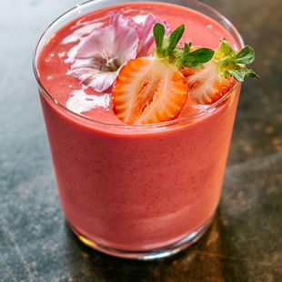 Fit Bir Ara Öğün: Miela Strawberry ile Tok Tutan Smoothie