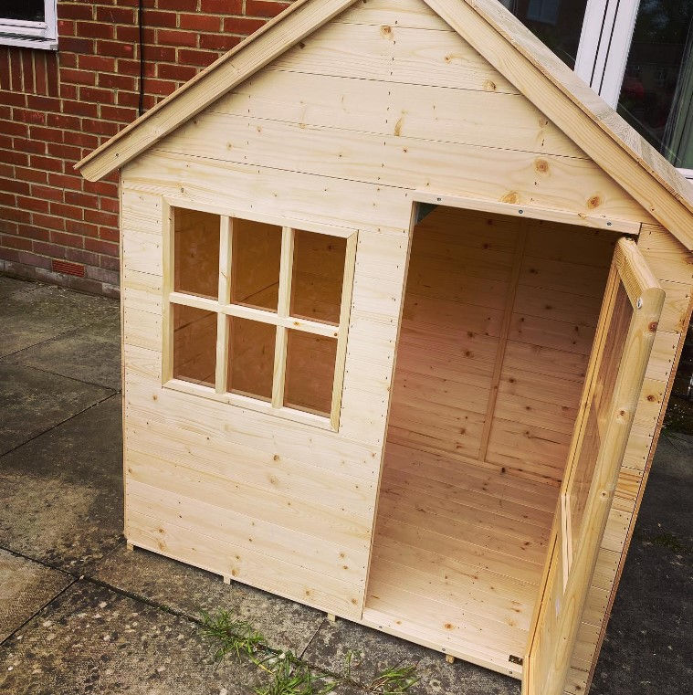 Μικρογραφία: Ξύλινο Παραδοσιακό παιδικό Σπιτάκι με πάτωμα & παράθυρα  Υ146εκατ. Κωδ. T348P  www.worldfamilytime.com