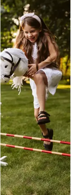 Σέτ Πλήρες Άλογο  Κοντάρι+Αξεσουάρ"Κέρατο μονόκερου"Ροζ +Σακίδιο  κωδ. TO1843752 www.worldfamilytime.com