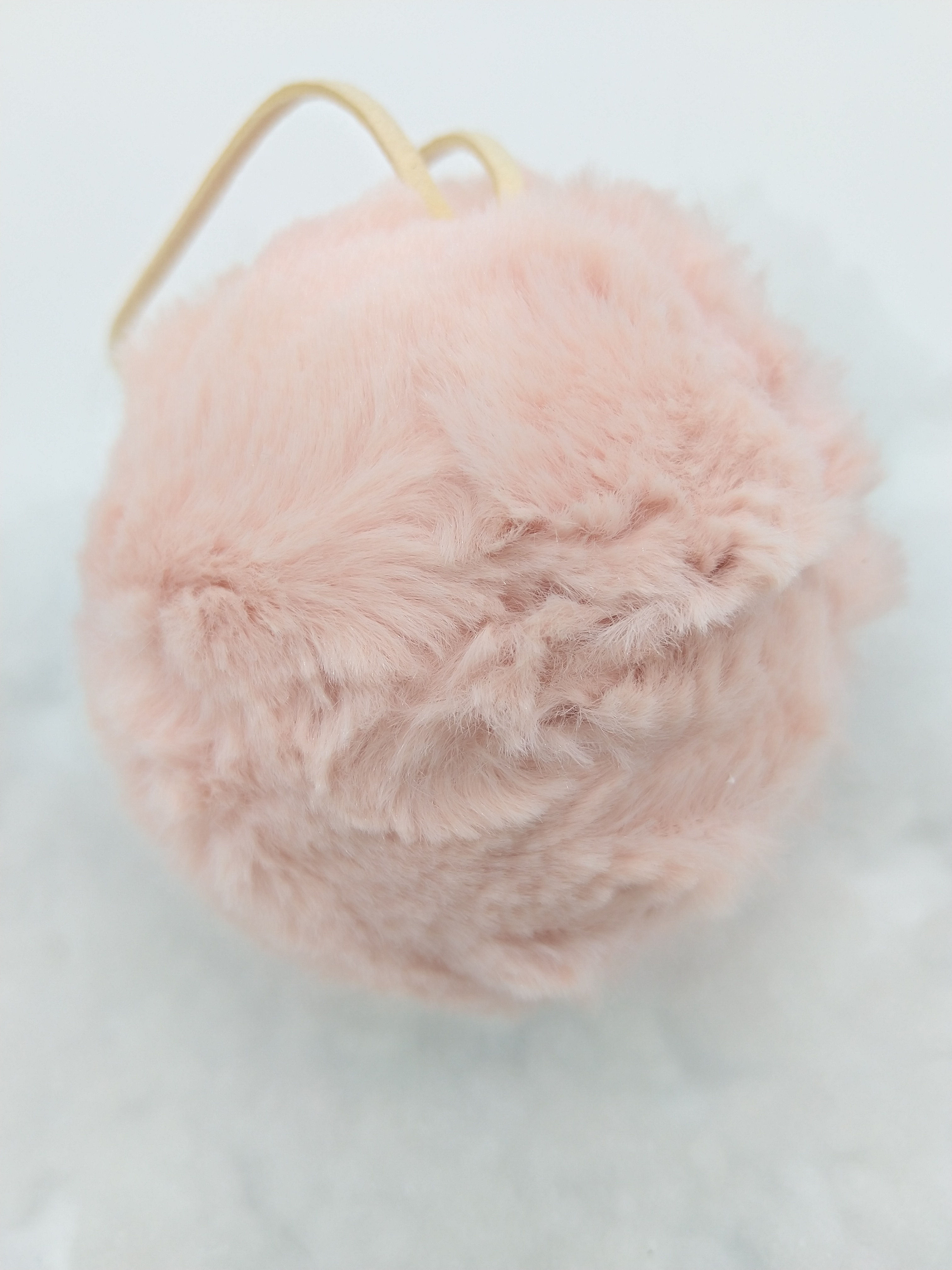 Χριστουγεννιάτικη γούνινη μπάλα 9εκ. ροζ κωδ: BEL131