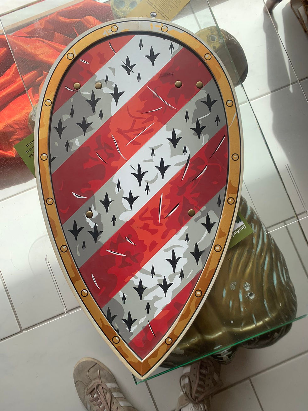 ΠΡΟΣΦΟΡΑ! Πανέμορφη ασπίδα για Ιππότη κωδ. Β 35120 www.worldfamilytime.com