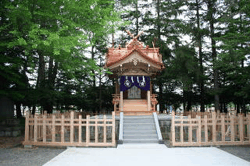 顕勲神社(境内社)
