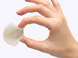 シリコンを持つ手