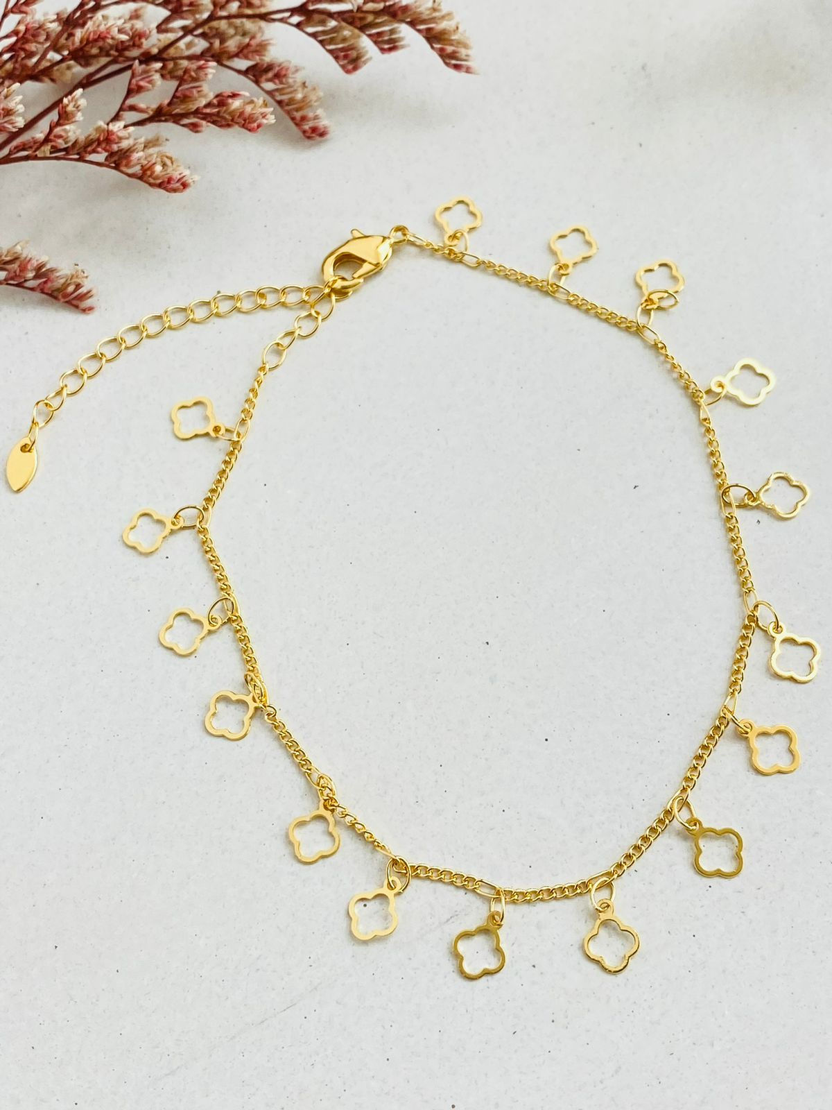Clover Silhouette Anklet