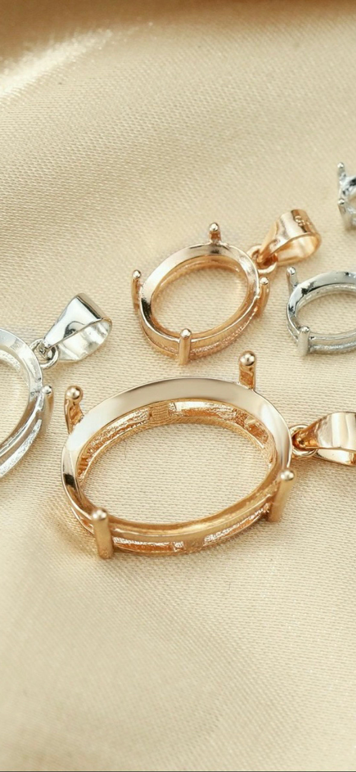 Keepsake Oval Prong Pendant
