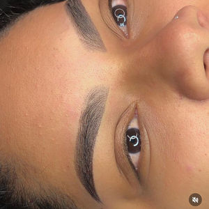 Micro de sobrancelhas (FEM)