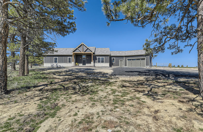 smits 03 Exterior Front.jpg