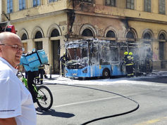 Vizsgálatot rendelt el a kormányhivatal  a kigyulladt buszok miatt