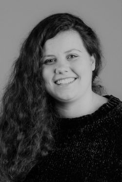 Head Shot Co Beth Watkins