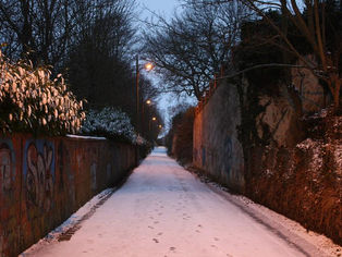 Hold Me, Thrill Me, Kiss Me