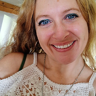 „Alexandra beim achtsamen Yoga im Kanton Zürich – innere Ruhe und Entspannung erleben“
