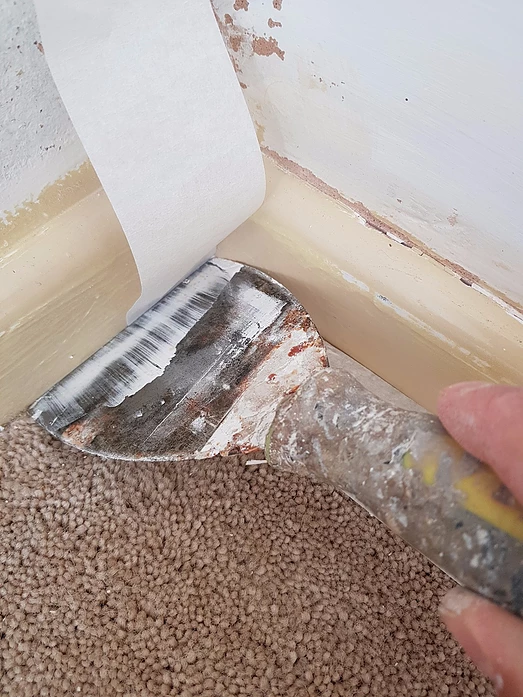 How to Paint Skirting Boards with Carpet Down