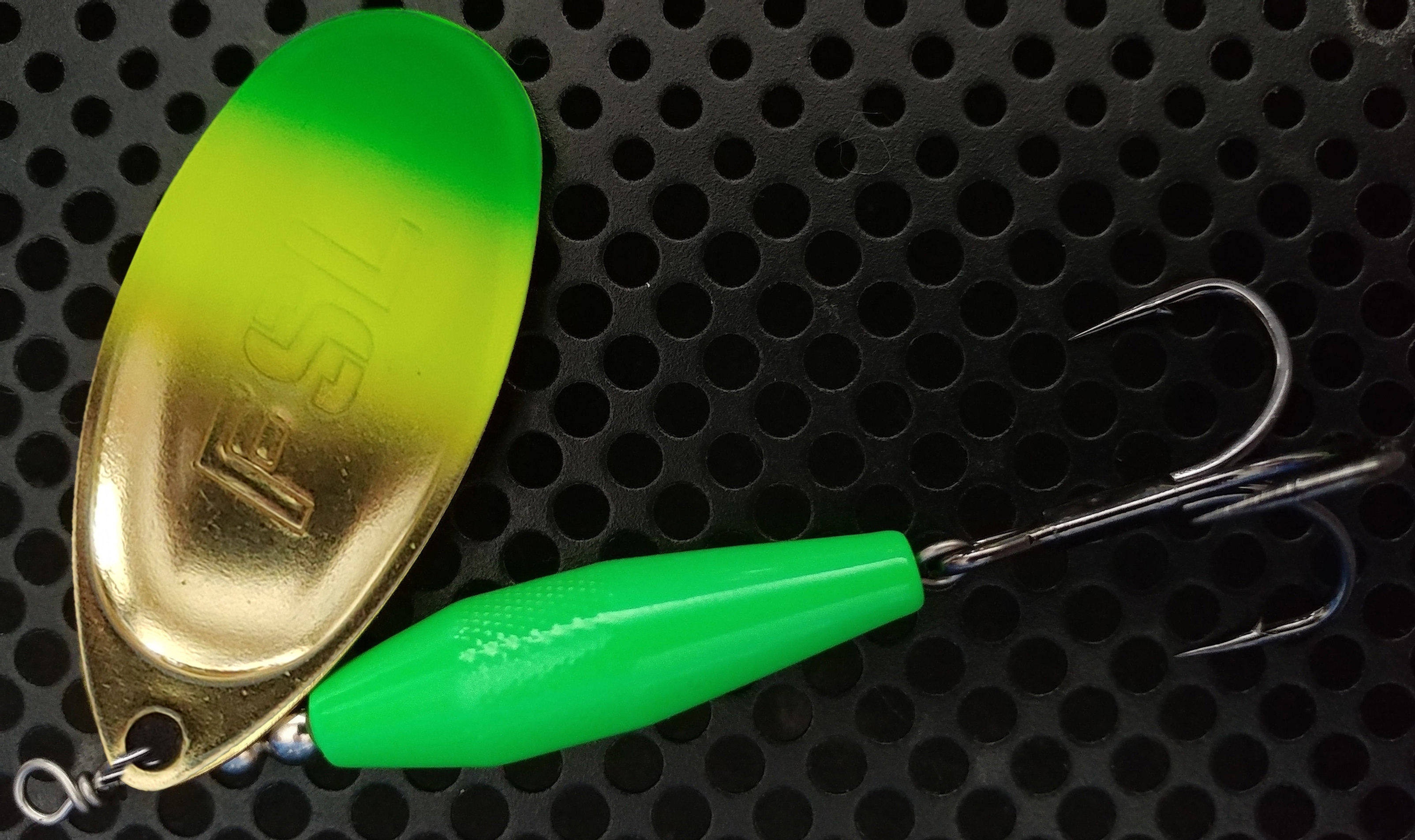 Jetty Caster - Brass Chart Green