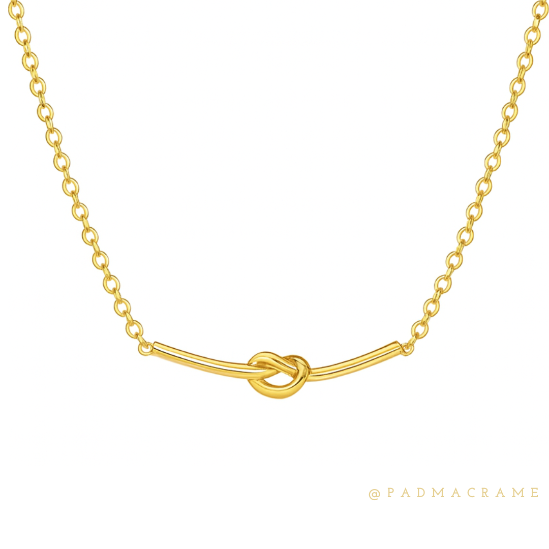 Collar de acero dorado