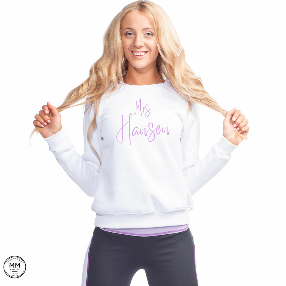 Miniatura: Woman wearing white sweatshirt, 