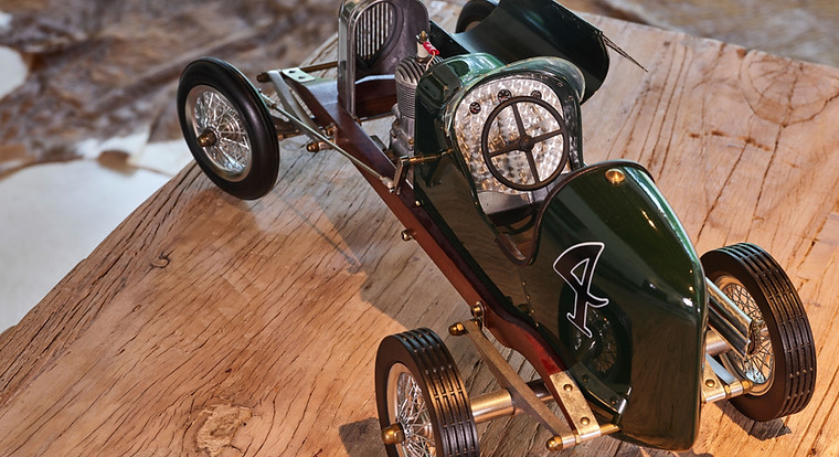 AUTHENTIC-MODELS-DAG219125-1500x1125.jpg