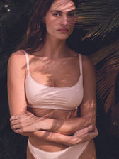 Naturmaterialien. Häkelspitze. Retro-Poesie.