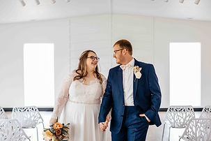 Couple embrace, Springfield, MO