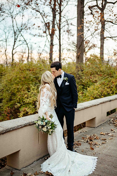 Ivory Grove_circlicon_navy_HR.png