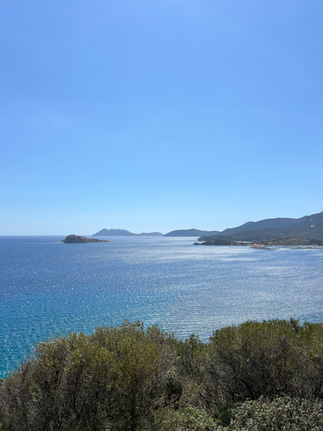 Point de vue sur la plage de Tuerredda en Sardaigne